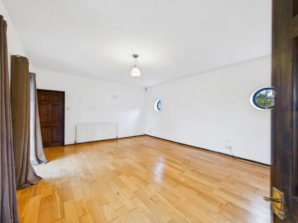 2 bed House for sale Image 9