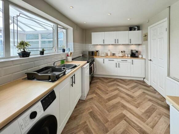 81e7a55c-Kitchen.jpg