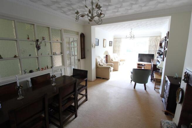 Lounge/Dining Room