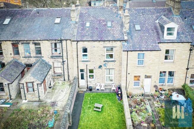 4 bed Apartment to rent Image 11