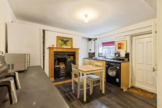 3 bed Terraced for sale Image 11