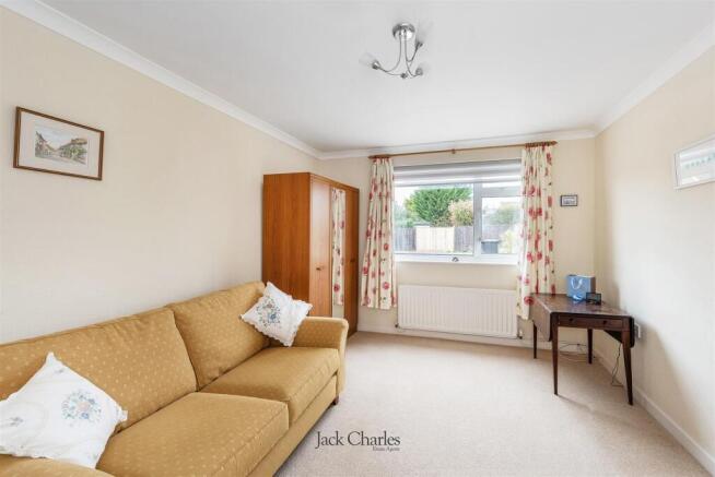 7 Guestwick, TN10 4HU 009.jpg