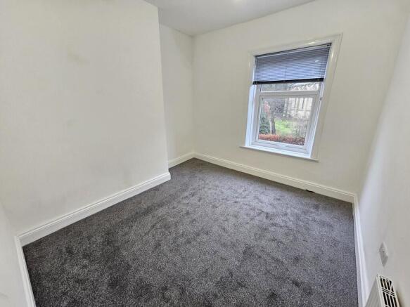 2 bed Terraced to rent Image 7
