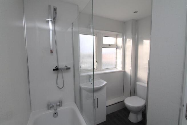 Bathroom.JPG