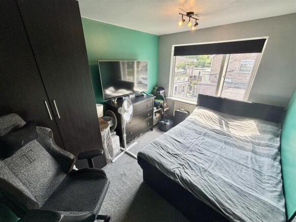 3 bed Semi-Detached for sale Image 12
