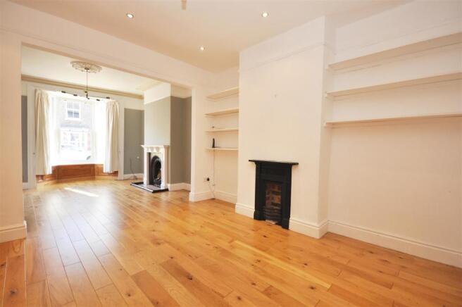 LIVING/DINING ROOM