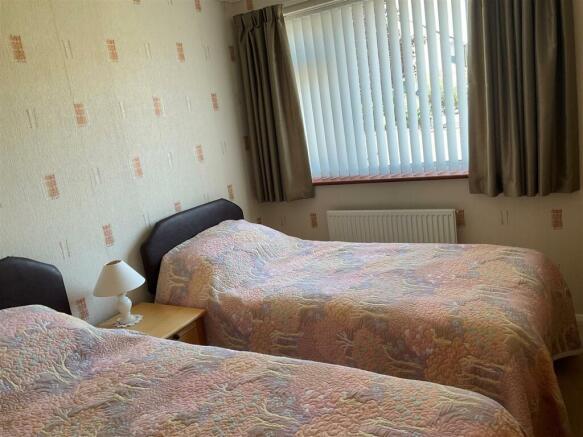 bedroom 2 pic2.jpg