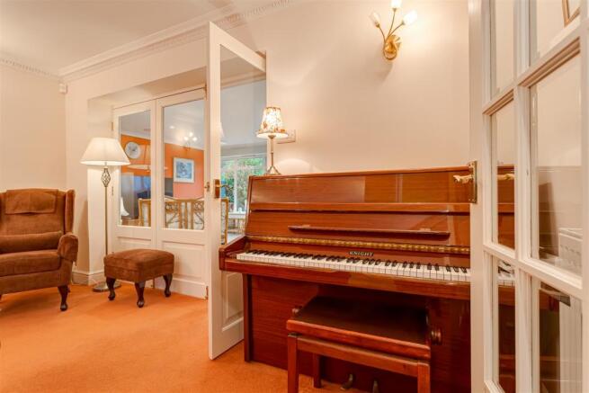 house-nork-way-banstead-126.jpg