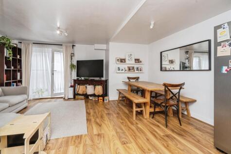 Rosemount Avenue, WEST BYFLEET, Surrey, KT14