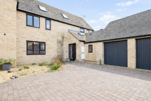 6, Somerville Court, Cirencester GL7 1TG