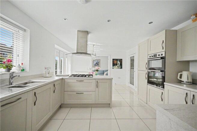 4 bed Detached for sale Image 6