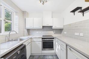 25, Worcester Gardens, Slough SL1 2QD