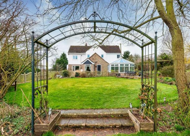 Heathmount-gdn7.jpg