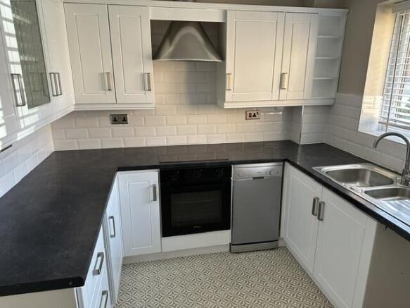 2 bed Town House to rent Image 4