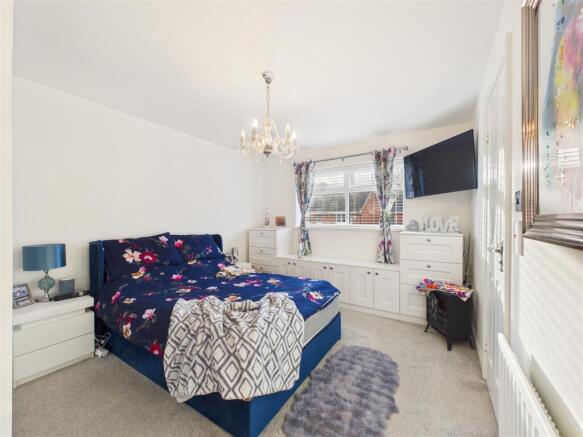 4 bed Detached for sale Image 7