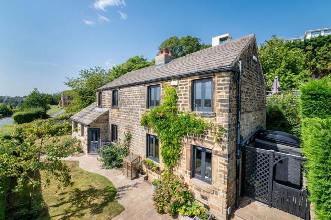 3 bed Detached for sale Image 4