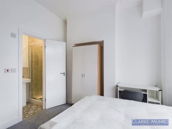 1 bed House Share to rent Image 9