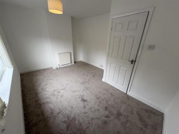 2 bed Town House to rent Image 6