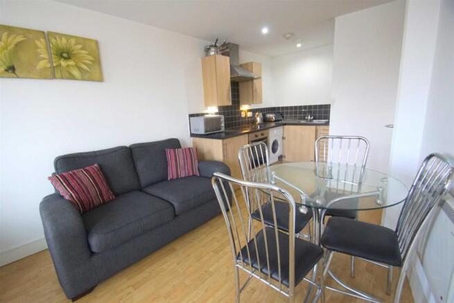 Lounge/Kitchen
