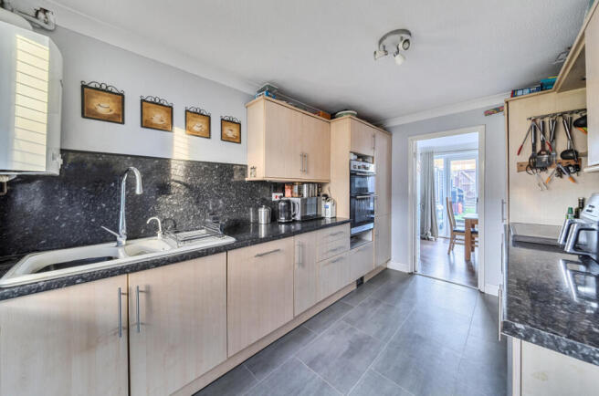 1383434-8-692721a...