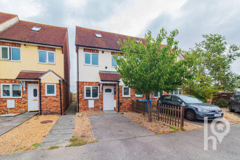 Hurst Court, Halfway