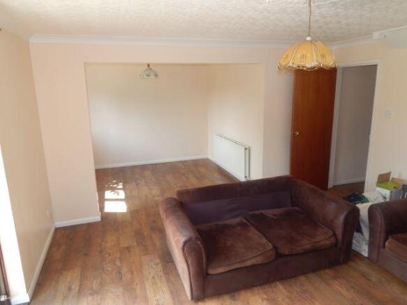 Living/dinning room 