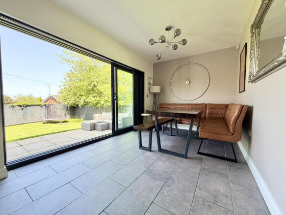 4 bed Detached for sale Image 8