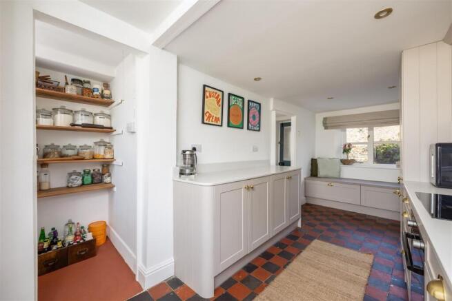 4 bed Cottage for sale Image 5