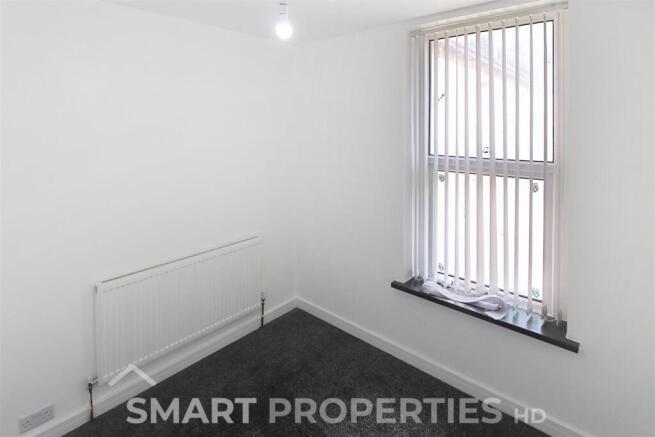 4 bed House to rent Image 7
