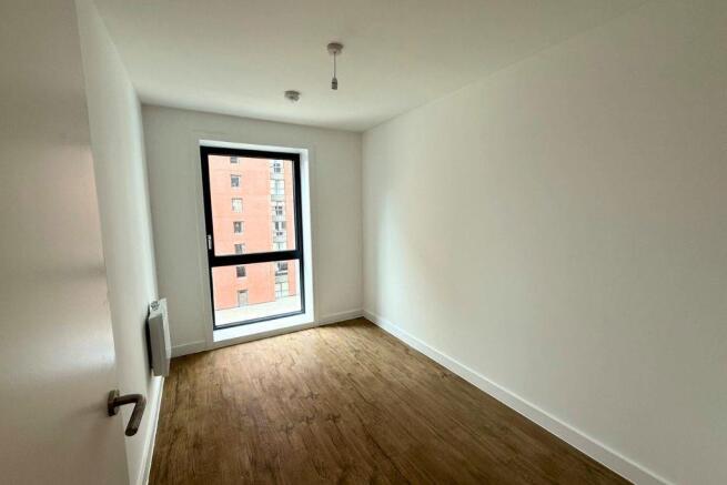 3 bed Apartment for sale Image 11
