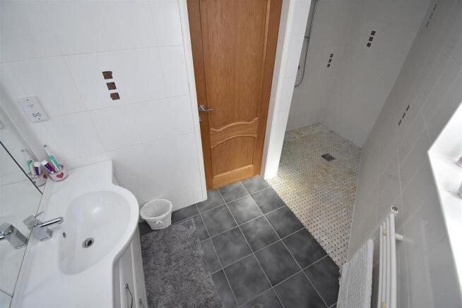 ENSUITE WET ROOM.jpg