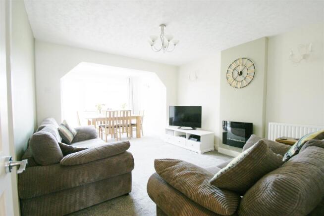 Living room 2.JPG