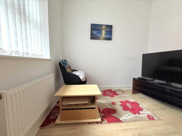 4 bed House for sale Image 12