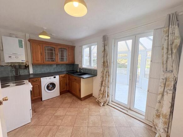 2 bed Detached to rent Image 3