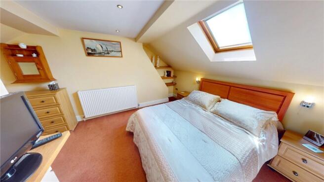 3 bed Terraced for sale Image 11