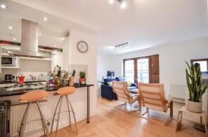 10, 14 Atlantic House, Waterson Street, Hackney, London E2 8HH