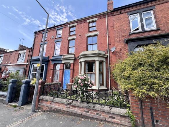 5-bed terraced on Cowley Hill Lane, St. Helens, £275,000