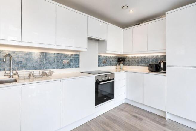 Kitchen with integrated appliances