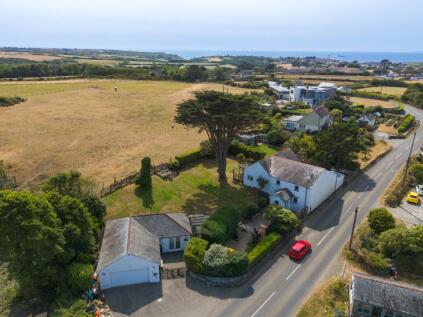 Mullion, Versatile detached home
