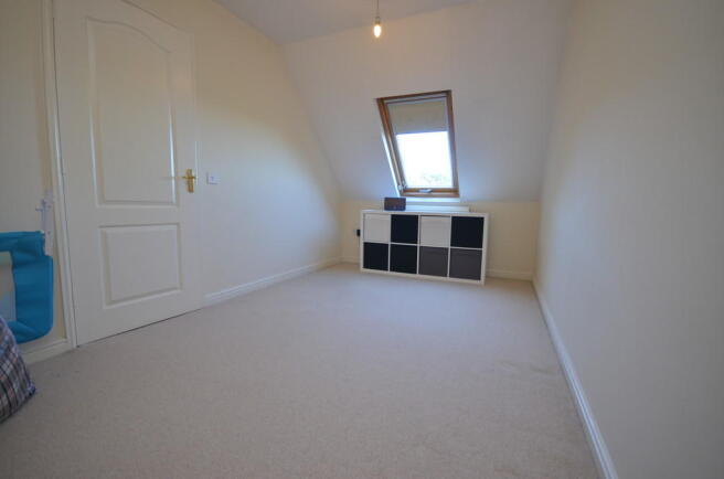 DOUBLE BEDROOM