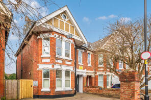 Flat 4, 23, Thornbury Avenue, Southampton SO15 5BQ