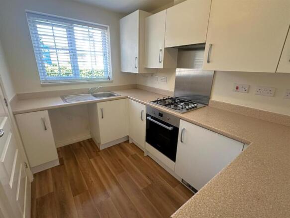 Kitchen 2.jpeg