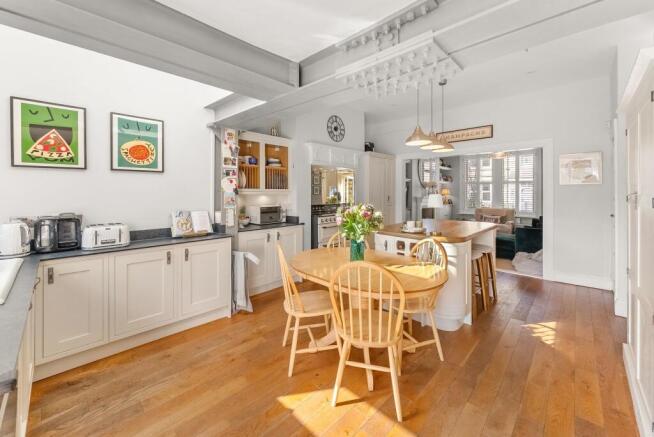 4 bed Terraced for sale Image 4