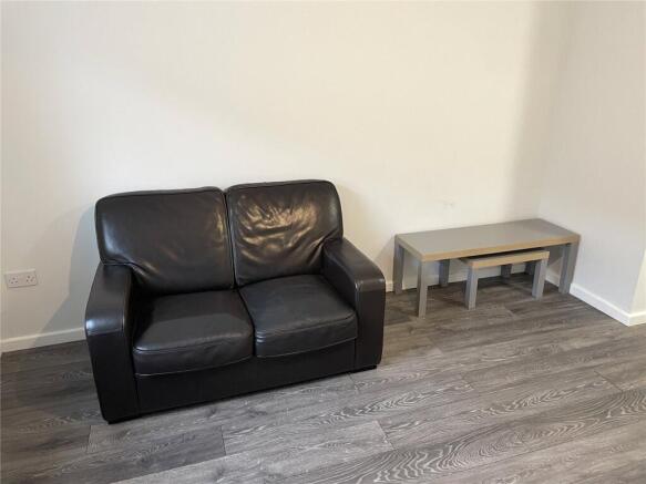 1 bed Apartment to rent Image 4