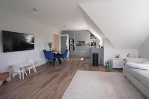 Flat 15, Meadow Court, Evreham Road, Iver SL0 0BF