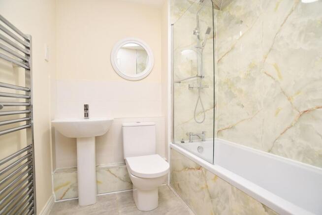 2 bed Flat for sale Image 7