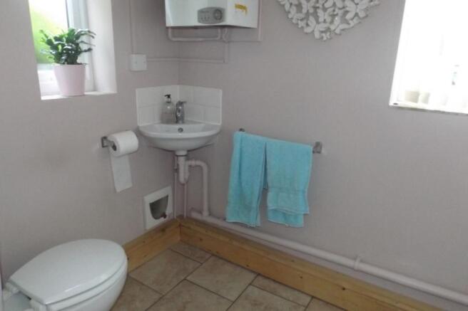 UTILITY CLOAKROOM