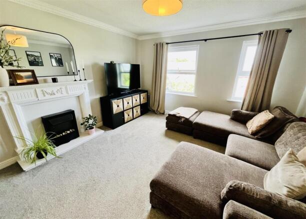 2 bed Apartment for sale Image 6