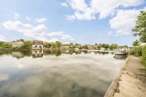 25, Riverside, Egham TW20 0AD