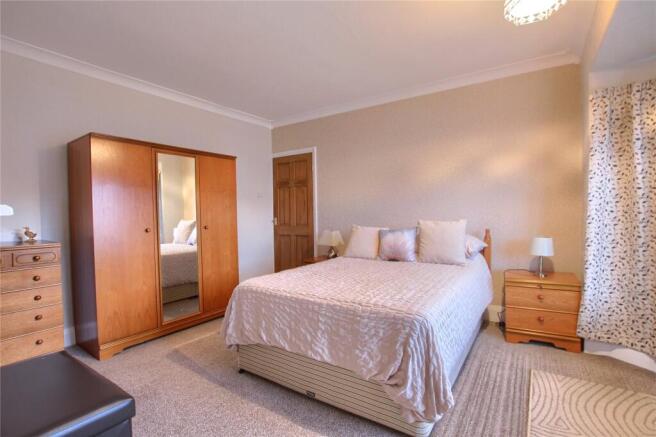 3 bed Terraced for sale Image 12